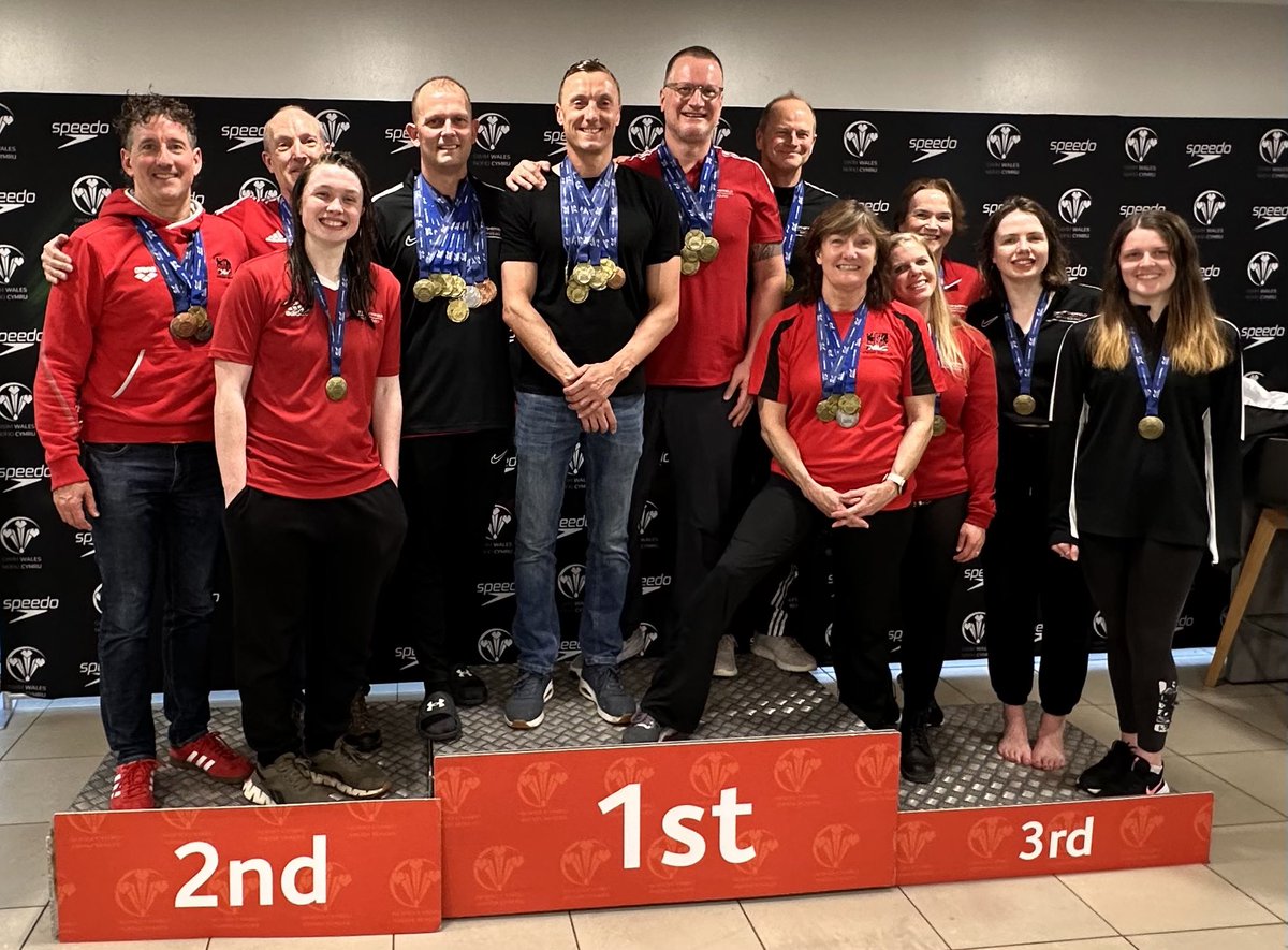 Two British records this weekend in the 4 x 200 free relay and 4 x 100 medley relay at the British Masters champs. This is the 3rd time we’ve broke both these records and have taken 9 and 12 seconds off them respectively since 2022. 🇬🇧 #teamsteel <a href="/cosssmasters/">City of Sheffield Swim Squad Masters</a> <a href="/TeamManvers/">Team Manvers</a>