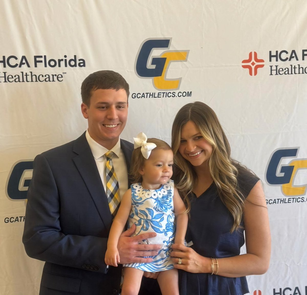 Please welcome Men's Basketball Head Coach Lane Below, his wife Hannah, and their daughter Collins Elizabeth to the GC Commodore family!