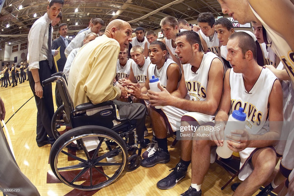 “Successful programs consist of people working hard, working together, while never worrying about who gets the credit.” Coach Don Meyer #MeyerMonday 📸: <a href="/DKlutho/">David E. Klutho</a>