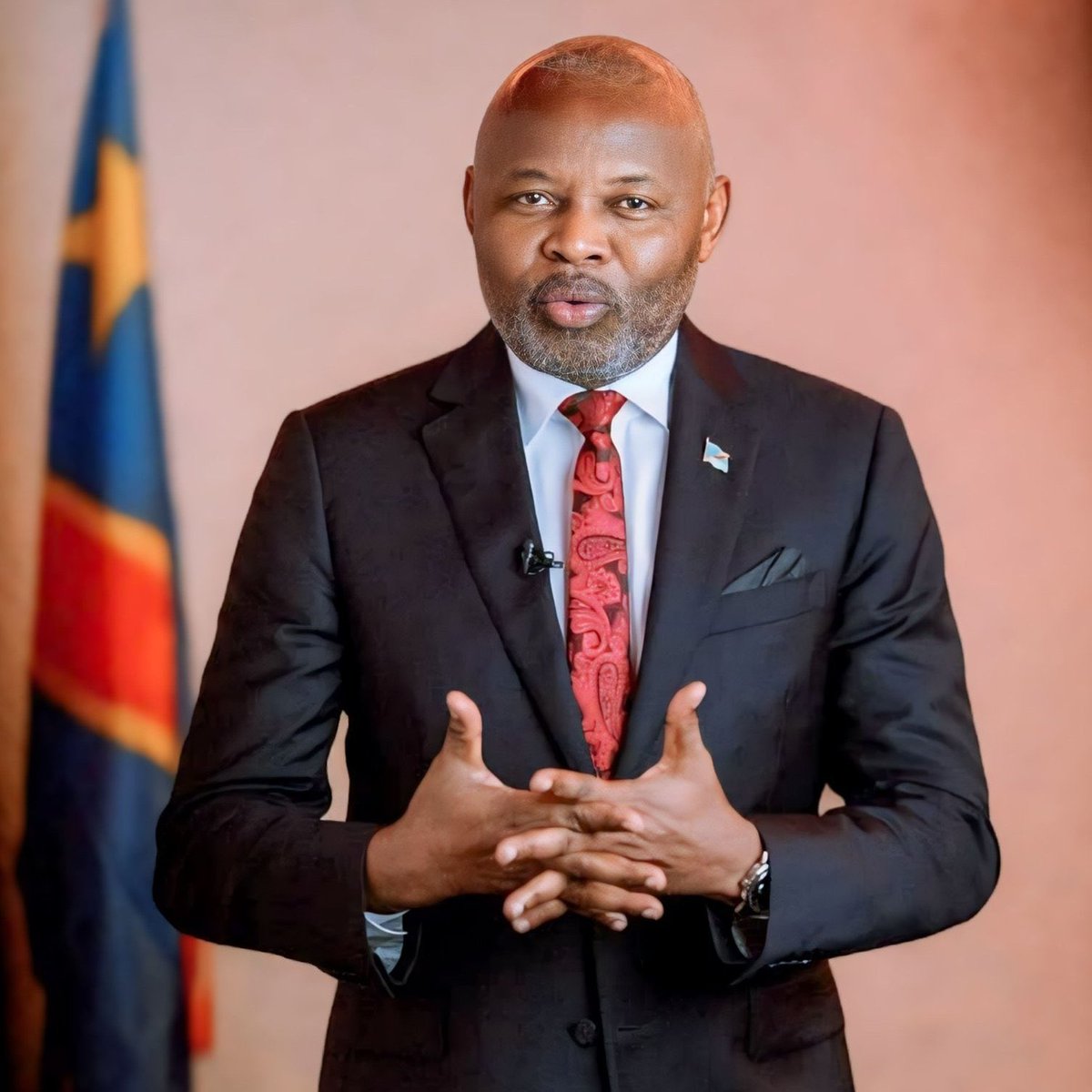 Vital Kamerhe plus que jamais ragaillardi à sa sortie du salon rouge de Fleuve Congo Hôtel. Devant 247 députés qui prendront part ce mardi aux primaires de l'Union Sacrée pour la présidence de l'Assemblée nationale, il leur a demandé d'opérer un choix juste «en votant pour lui».