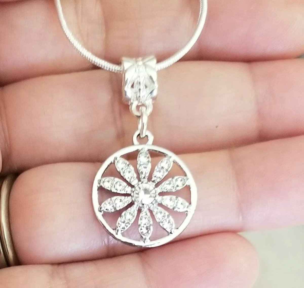 Daisy Necklace, Silver Daisy Necklace, Sterling Silver Necklace #mothersday #mothersdaygift #mothersdaygifts #handmadejewelry #jewelry #giftsforher #Etsy #daisy #daisies #daisyjewelry #daisynecklace #necklaces #silvernecklace 

etsy.me/42MTT7o via @Etsy