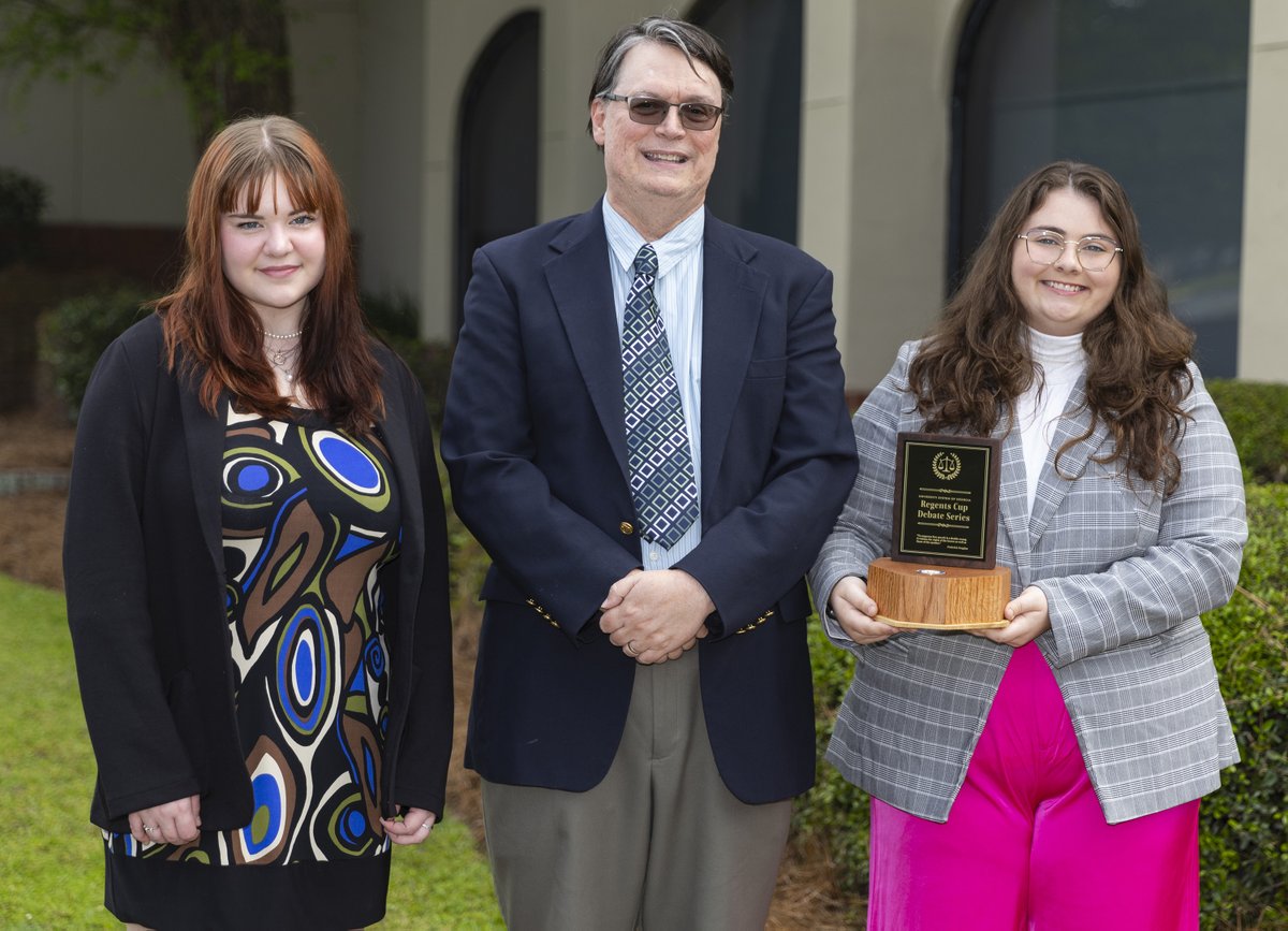 A female duo from Valdosta State University’s Debate Team took home the top prize at the University System of Georgia’s inaugural Regents Cup Debate Series competition April 11. bit.ly/3UdN4b8 #VState #BlazerNation 🔥