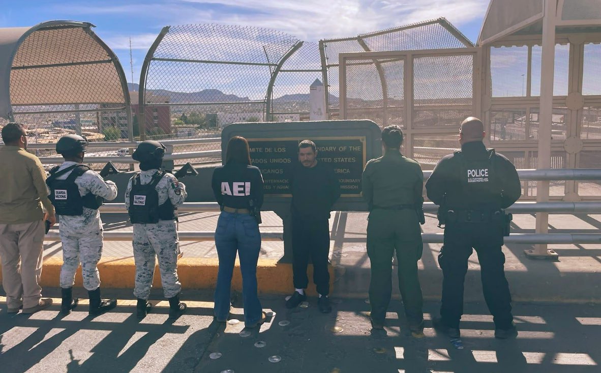 Bi-National Effort! El Paso Sector USBP Agents collaborated w/Mexican government authorities to repatriate a Mexican National wanted for two murders and several drug offenses in his country. Excellent work! #borderpatrol #honorfirst #lawenforcement #elpasotx #newmexico #mexico