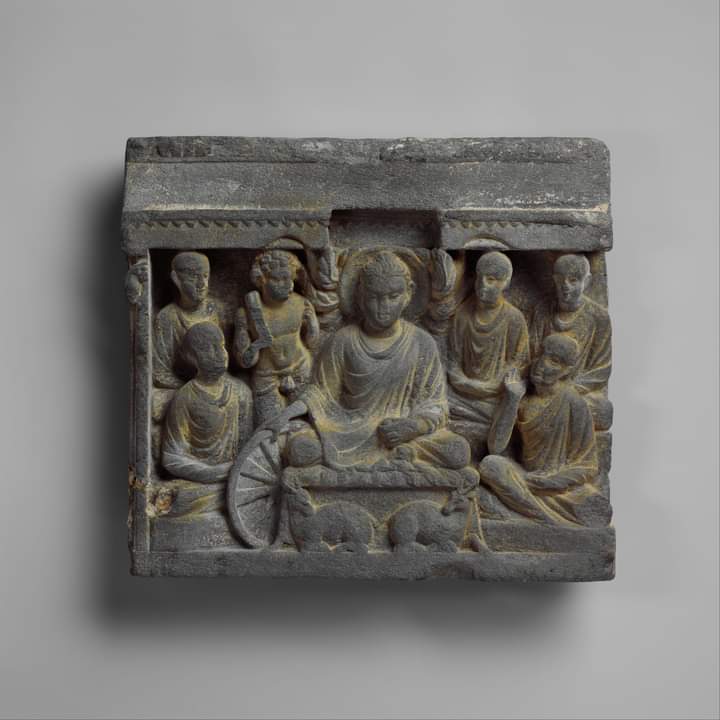 Buddha's First Sermon at Sarnath वर्तमान में यह #शिल्प_पाकिस्तान में है। बुद्ध धम्म विश्व धर्म होने की यह निशानी है। विदेशी ब्राम्हणों ने भारत के टुकड़े किए है। Researcher- #Dr_Vilas_Kharat_Sir