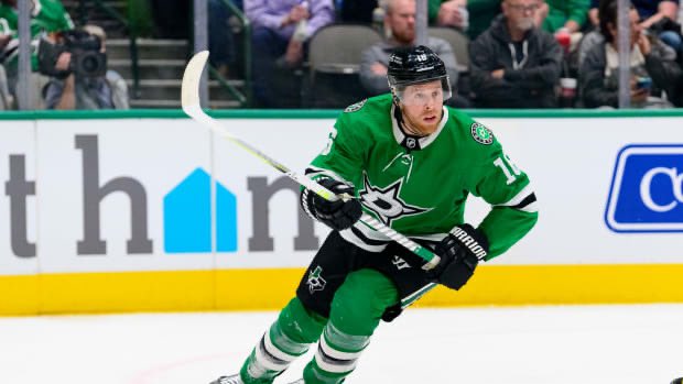 obscure_Stars's tweet photo. Thereโs only 2 people in franchise history named Joe. Both have the clutch gene. Is this the start of a Conn Smythe run? Stars by 12 tonight #CmonJoe #GoStars #Texashockey #NHLPlayoffs2024 https://t.co/LZaIr7mCNl