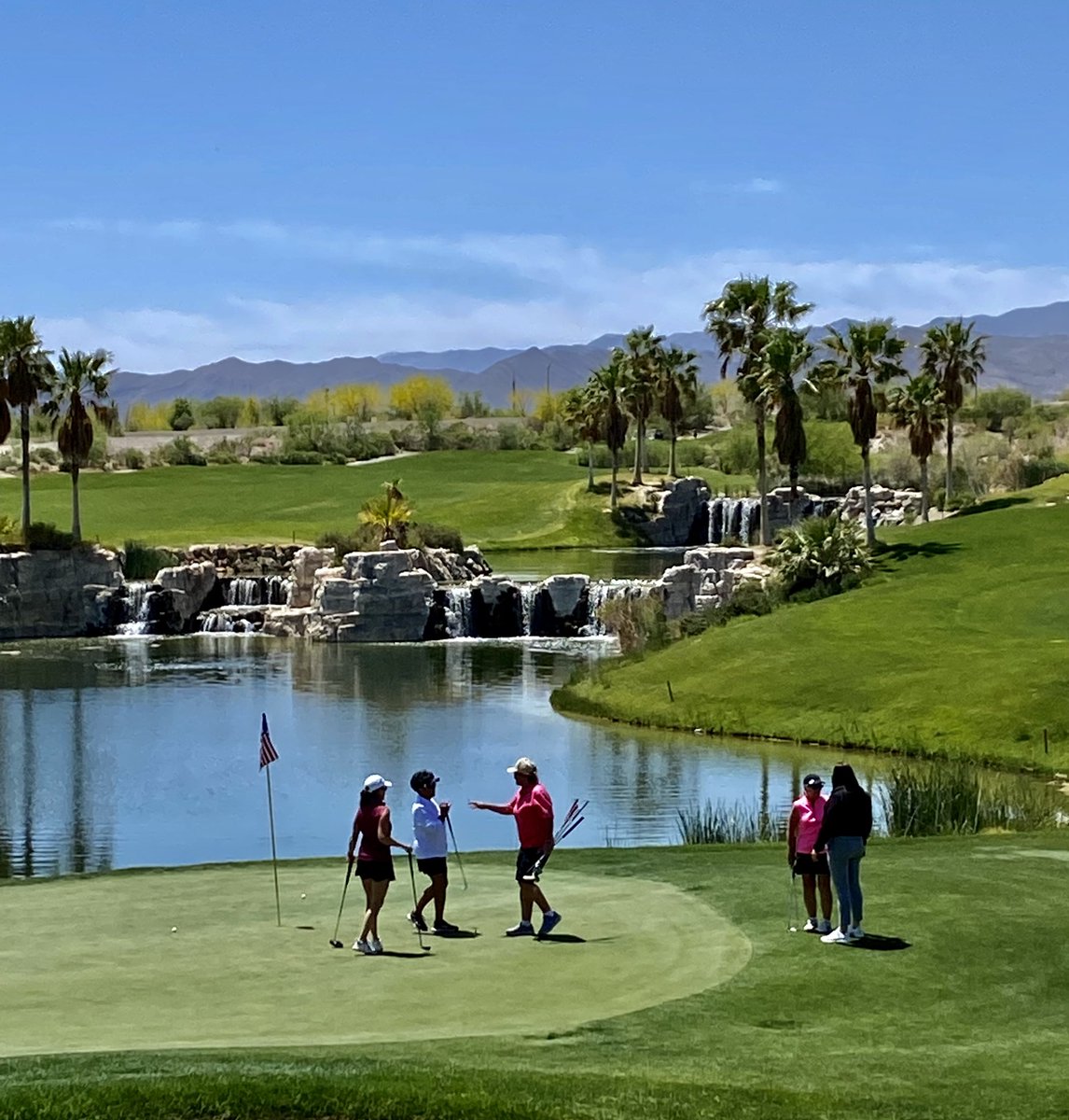 Golfing AND raising money for charity?!?! @scclasvegas Drive For Charity Golf Tournament is June 3!! ⛳   🏌️‍♀️🏌️‍♂️ Click the link for more info: bit.ly/3UsugWB