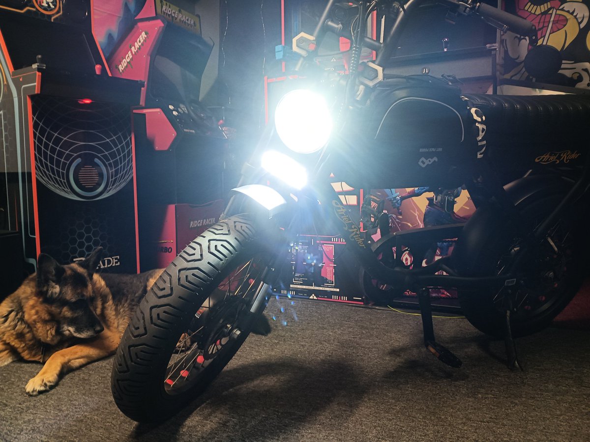 Call_Sign_Raven's tweet image. Ariel Rider D Class - Installed a new wide throw light. EBikes are a lot of fun to ride and modify.