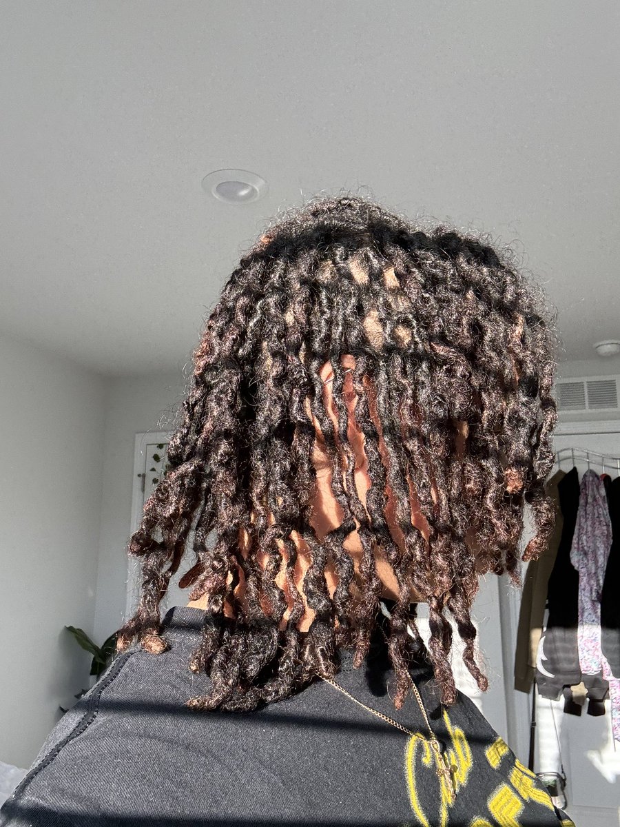 ArmaniCarmelle's tweet photo. #locstar #locs 🍀 https://t.co/loLxQHVXT2