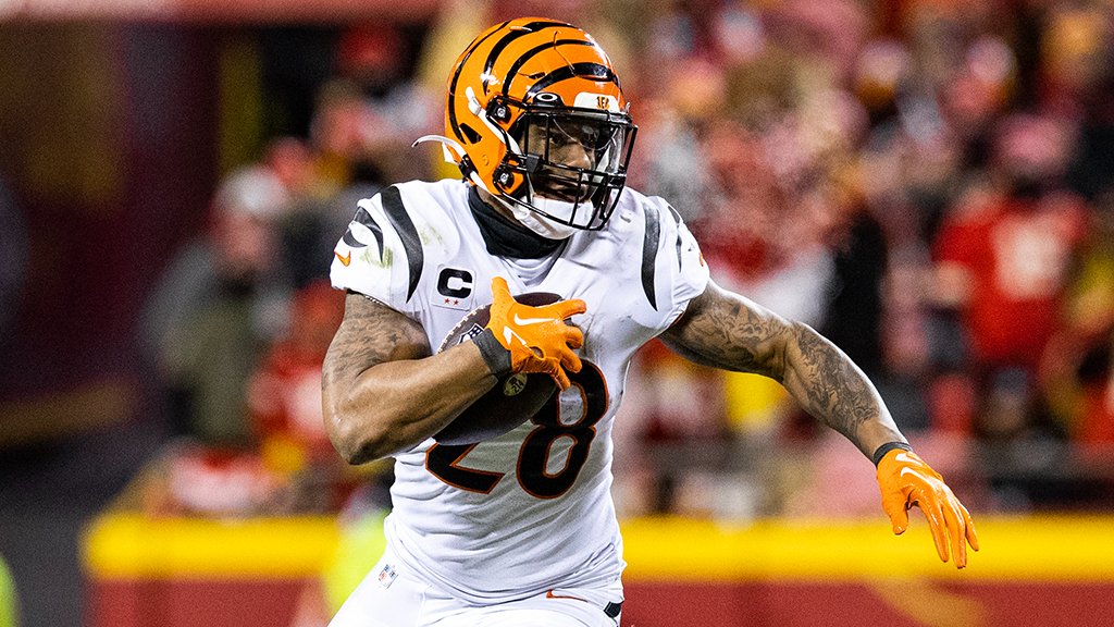 Texans GM Nick Caserio on RB Joe Mixon trade: 'We're glad he's here hopefully for a few more years' nfl.com/news/texans-gm…