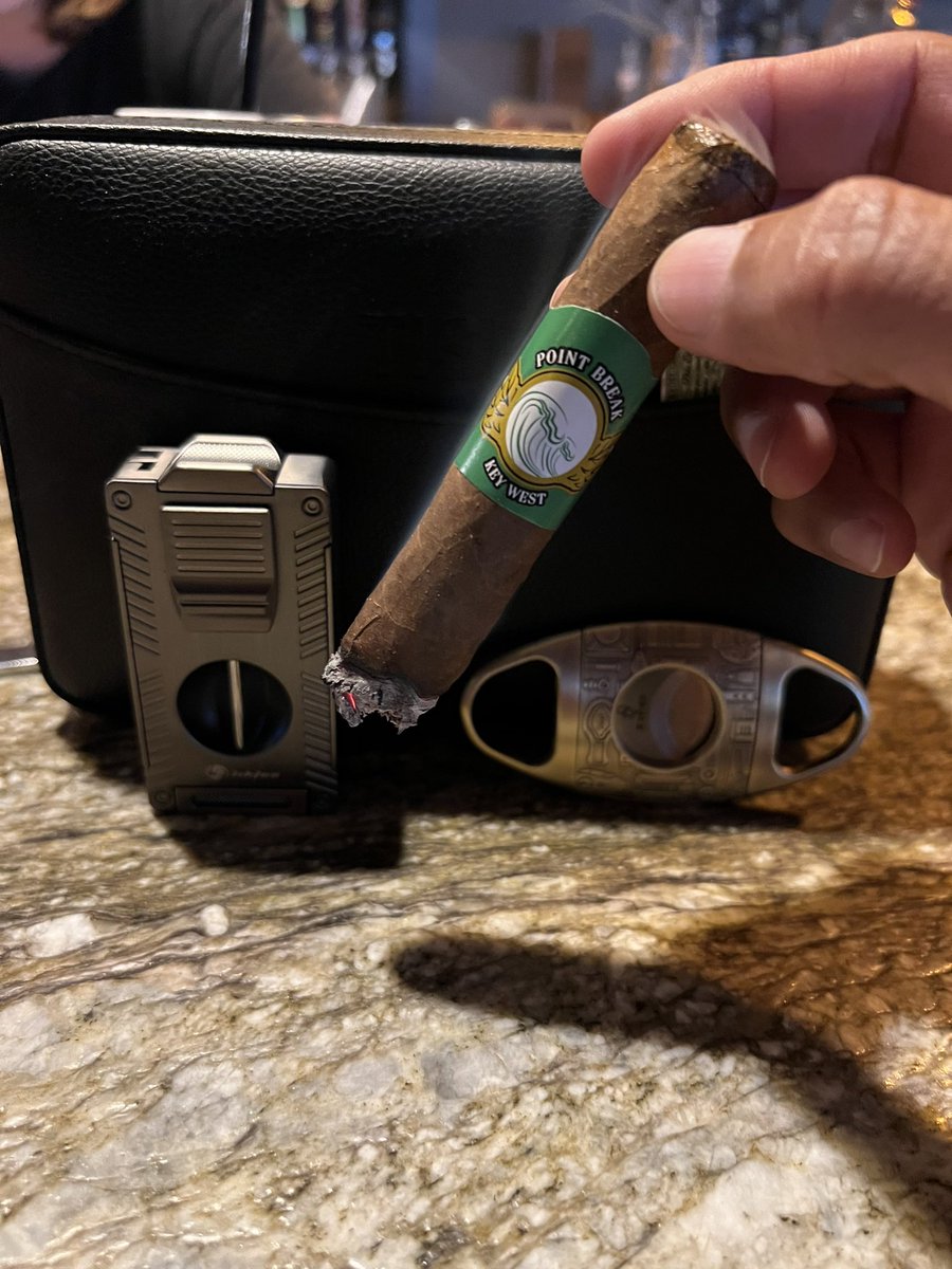 This evening is the Key West Point Break Key Lime Pie. @pointbreakcigar @xifeicigartools #PointBreakCigars #PointBreakKeyLimePie #XifeiCigarTools #CigarLifestyle #CigarCulture #CigarSociety #CigarOfTheDay #SmokeClassy #BOTL #SOTL #CigarEnvy #PSSITA #CigarsWithClass #CigarNation