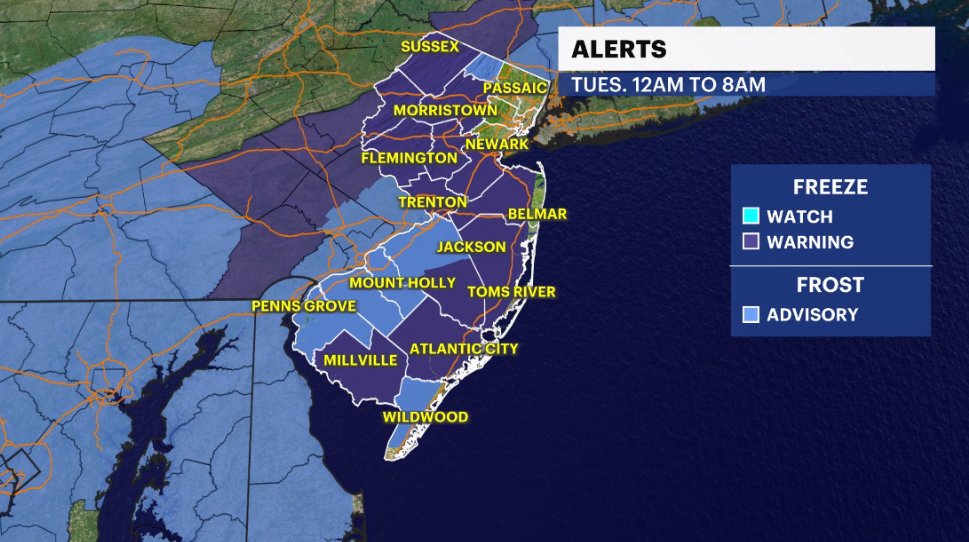 DaveCurren's tweet photo. FREEZE WARNING🥶 until 8am Tues.
Spring gardens/ cold sensitive plants and of course outdoor pets need to be protected. Calm winds/ clear skies allowing for the temps to drop.
#NJwx #NewJersey #SpringCOLD https://t.co/6Tz5X7L1e1