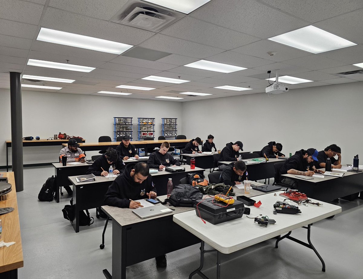 IAM701Training's tweet photo. Thinking caps on in todays Electrical Class! https://t.co/uXQ2lnJx7w