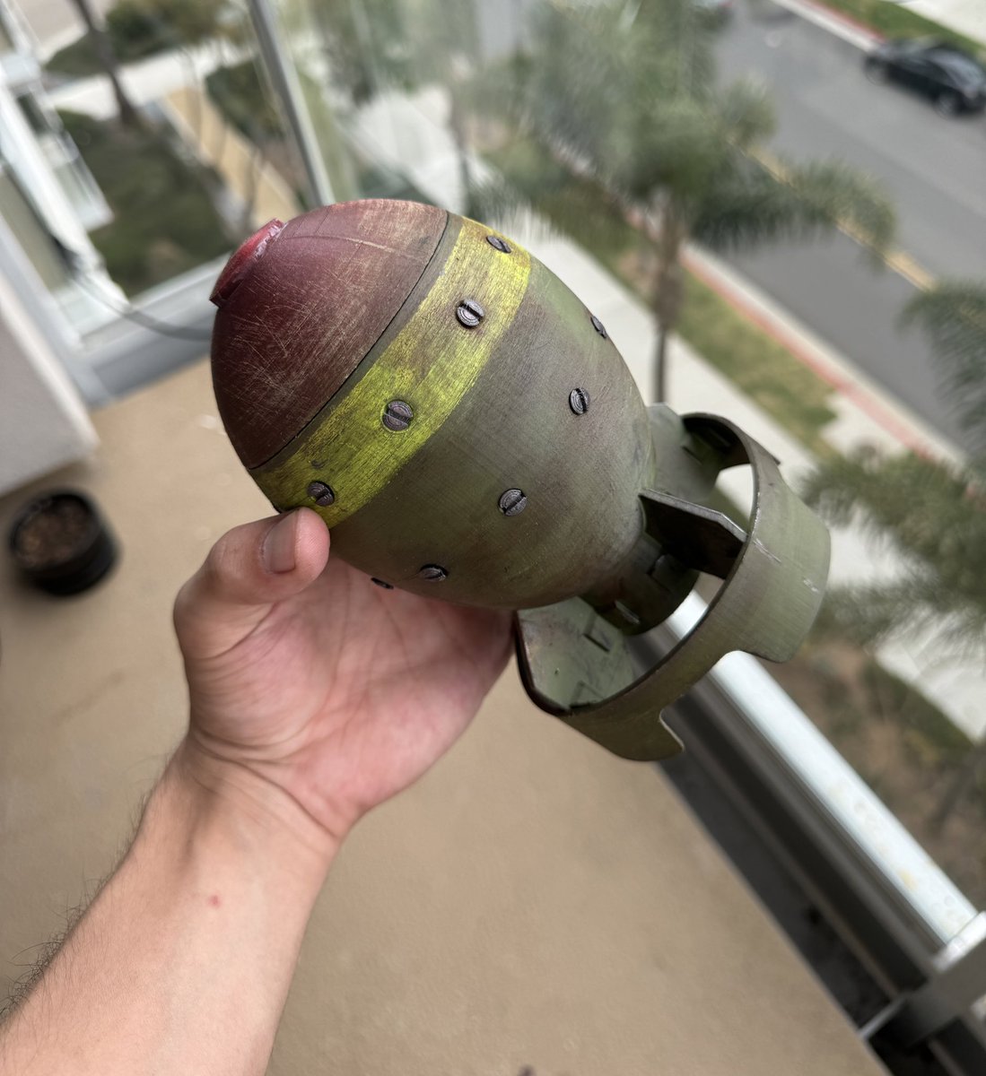 NukaFrutos's tweet photo. ALL DONE!!

#fallout #mininuke #props https://t.co/kWstp9y1vu