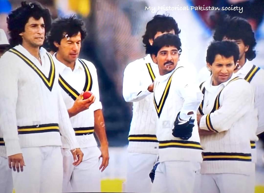 پاکستان بمقابلہ برطانیہ۔سن 1987 کیا آپ ان دو کھلاڑیوں کو پہچان سکتے ہیں جو سلیم یوسف اور شعیب کے پیچھے کھڑے ہیں-------
#PakVsEng #PAKvsNZ #IPL2024