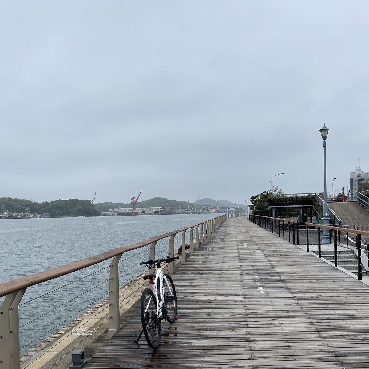 本日（4/23） #しまなみ海道 の日中は雨予報☔
サイクリングの方は、十分に注意してほしいでござる

しまなみの各島には高速バス、フェリーなどて遊びに行く事もできるでござるよ

#しまなみjapan
#shimanamijapan
#サイクリング
#COCORONOMICHI
#iiimabari
#エンジョイカミジマ
#尾道市
#今治市