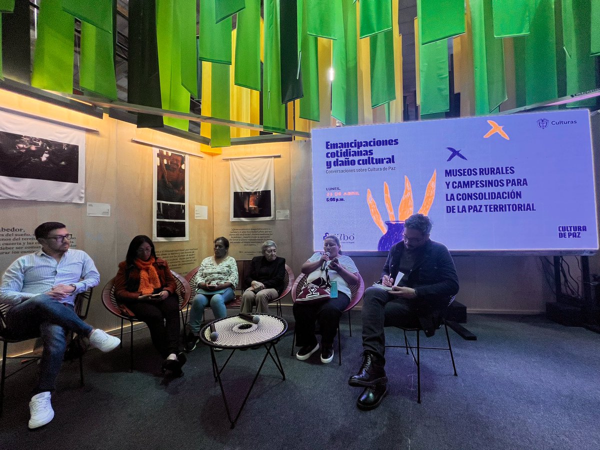 PFMuseosCol's tweet photo. #AEstaHora En el marco del Día de la Tierra, estamos en la @FILBogota participando en las Conversaciones sobre Cultura de Paz de @mincultura en el panel: “Museos rurales y campesinos para la consolidación de la Paz territorial”. https://t.co/MhS8gtftPn