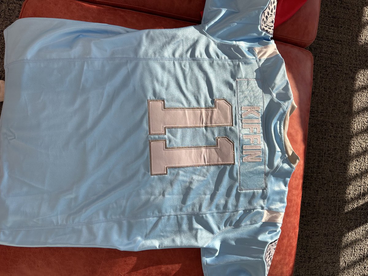 Lane_Kiffin's tweet photo. This is such an amazing gift.  Thank you so much for getting me this ⁦@austnsimmons⁩   So thoughtful 💙 #HighSchoolThrowback ⁦@JagsFB⁩ https://t.co/JsjATs4hnB