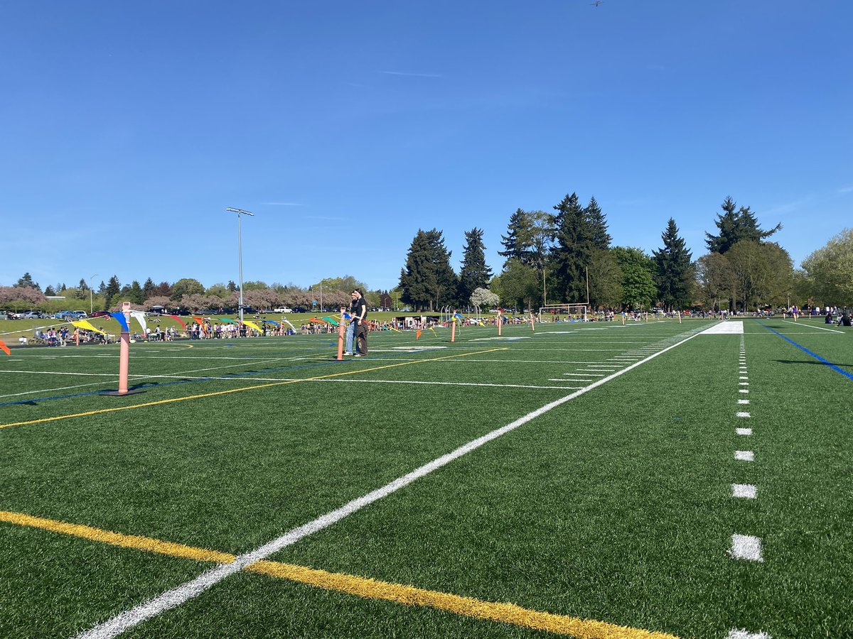 📍 -- Hudson's Bay

Meet week starts on a Monday! 

☀️🌞

Great day to throw against Bay and Mark Morris.