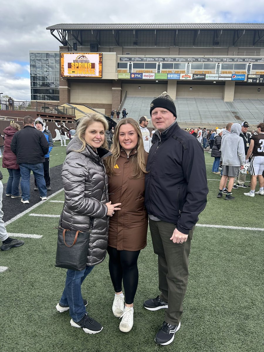 That’s a wrap ✔️ Spring ball ‘24! Over 450 recruits in The Zoo this spring 👀 Thank you to everyone who came out! Grateful to have shared this place and our program with you and your families all spring long. 🤗 #GoBroncos