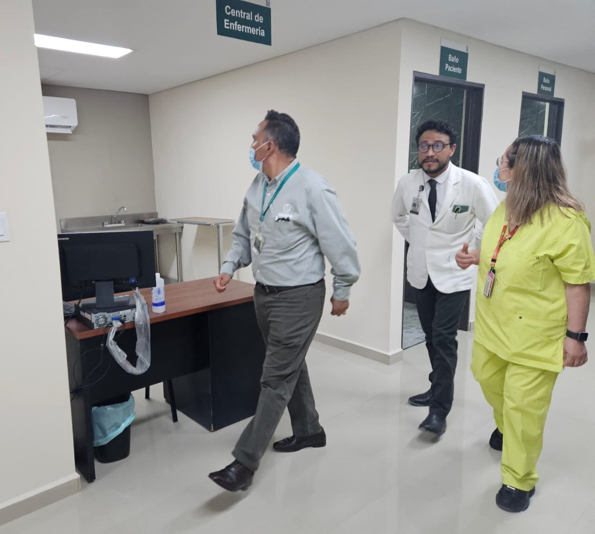 IMSSBCSOFICIAL's tweet photo. 📍 En recorrido de supervisión por Ciudad Constitución, se realizó una visita al Hospital. Gral. de Subzona y Medicina Famliar No. 2 🏥 https://t.co/Lj8XpS7h4O