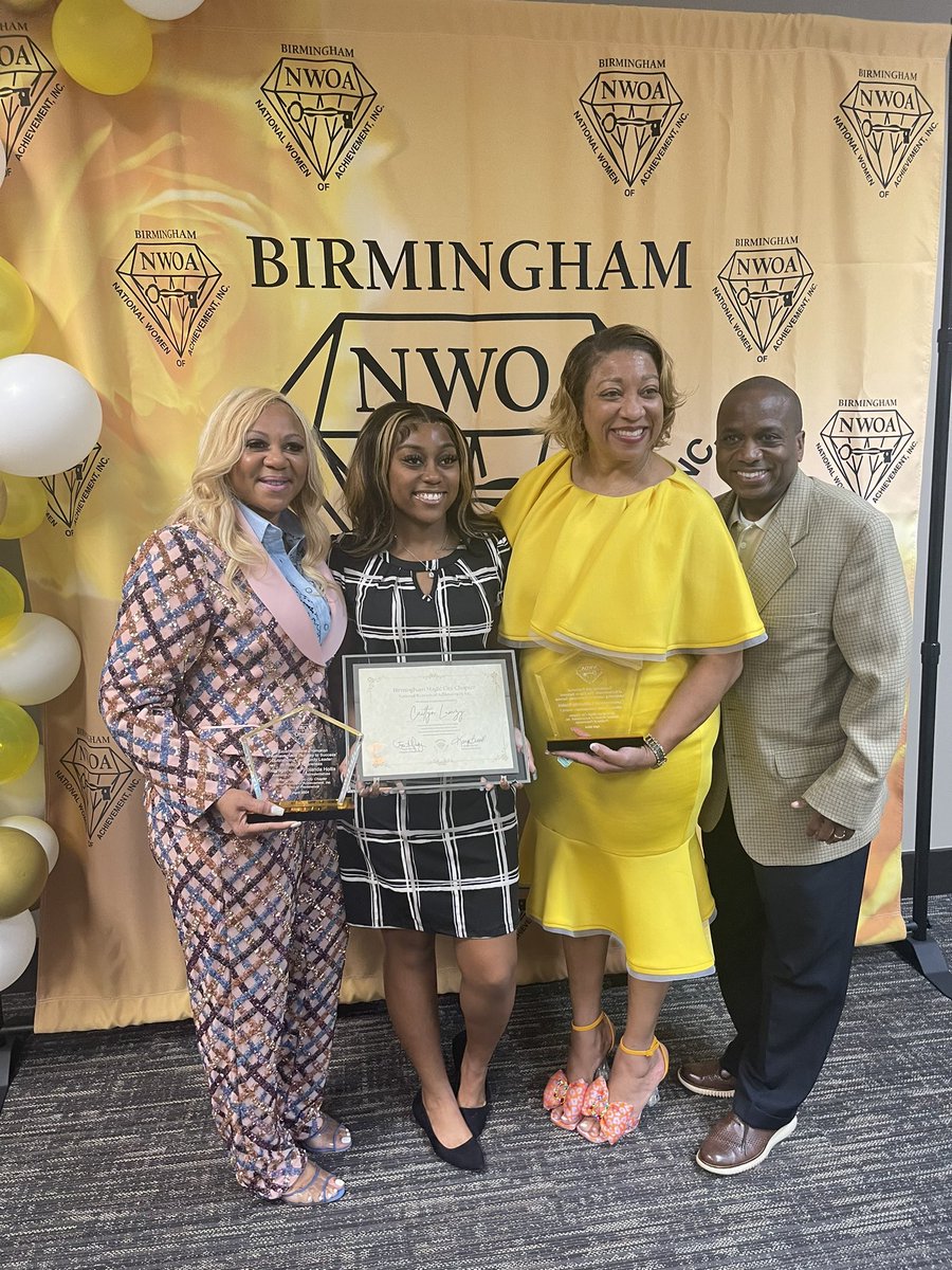 I was so Honored to received the Outstanding Community Leader in Political Awareness award from The National Women of Achievement, Inc. (Birmingham Magic City Chapter). Thank you Lady Achievers for keeping Women on the Map!
