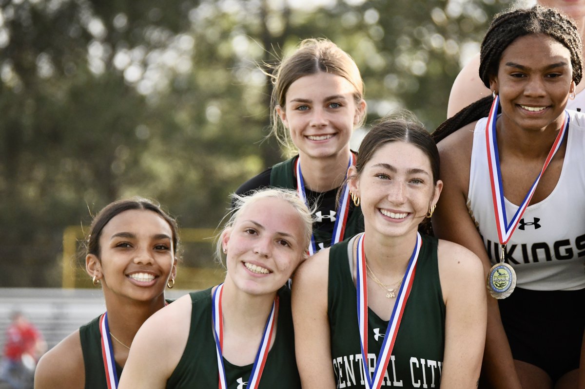 RNSportsCC's tweet photo. Those Bison 4x100 runners were on record pace today as the boys and the girls each finish runner-up. The boys take down the school record while the girls tie the school record. https://t.co/i7noWOkSYx