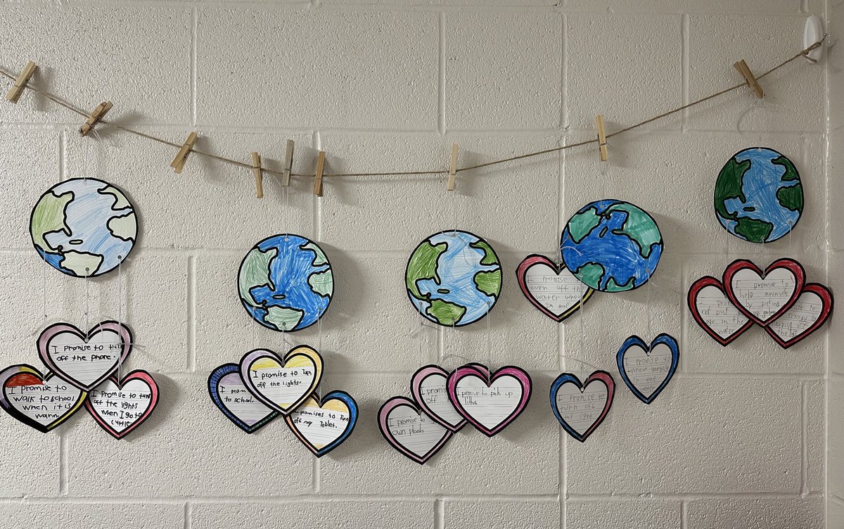 MrsDiVito1's tweet photo. Happy Earth Day 🌍 Today we brainstormed ways that we can help make the Earth healthy. Students made 3 promises each, that they will try their best to keep! @SMCDSB_SCH https://t.co/Orzk7tG8Ep
