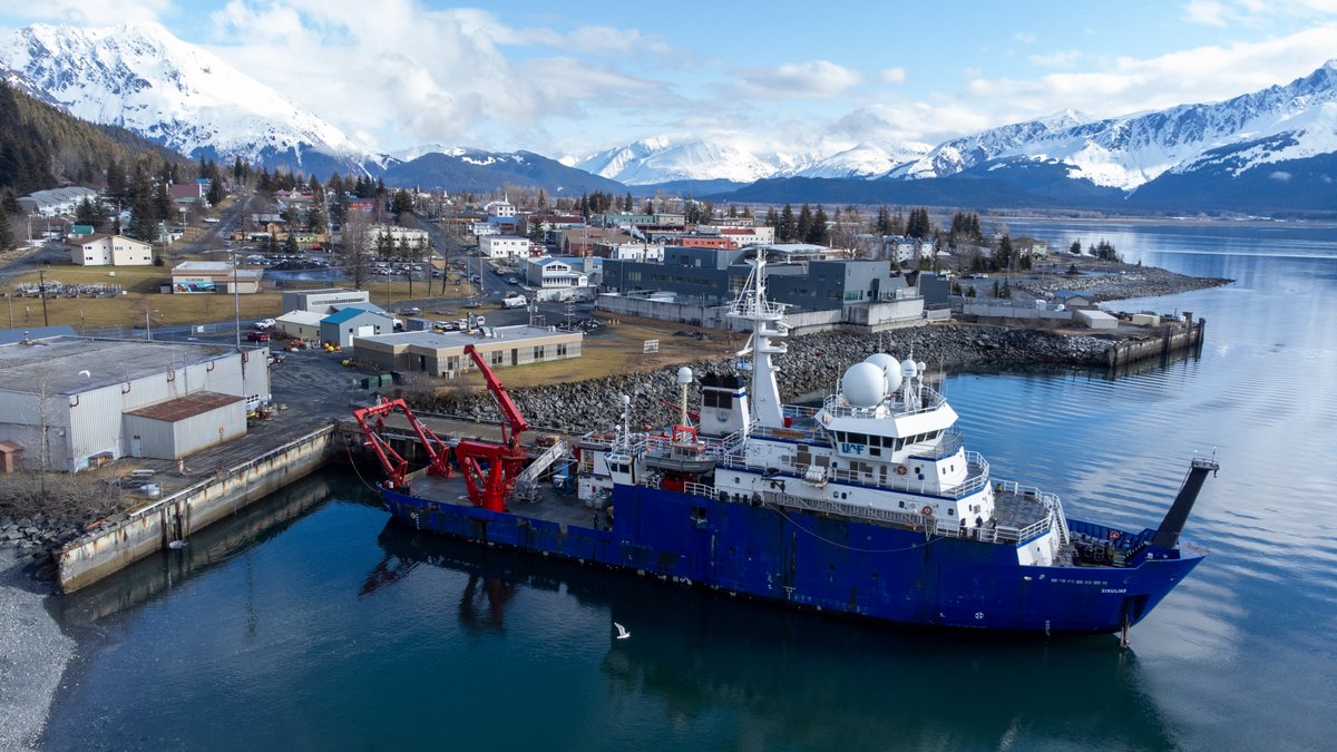 Sikuliaq is back home this week, docking at the Seward Marine Center during the weekend after completing a transit cruise from Newport, Oregon. Up next: A cruise focusing on the Northern Gulf of Alaska Long-Term Ecological Research project. 📷 Julian Race