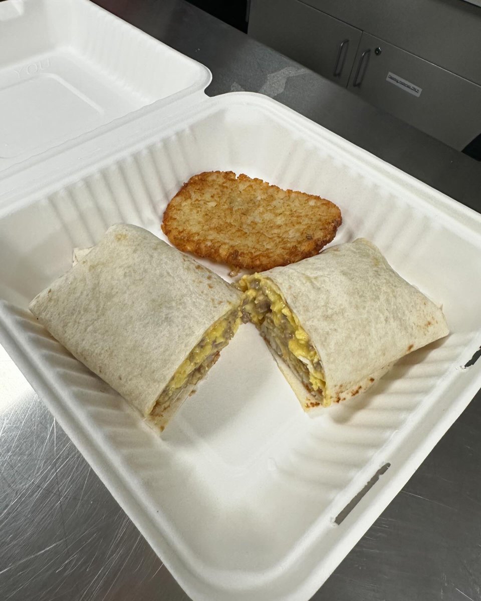 VHSRoom109's tweet photo. Here’s what Intro has been up to lately! For our Dairy unit, we made homemade chocolate &amp; vanilla puddings for Dirt &amp; Worms and Banana Pudding! And for our Egg unit, we made Breakfast Burritos, Egg Bites, &amp; French Toast Casserole 👏🏻 #isdstrong @ISDSchools @Vanhorn_falcons https://t.co/E4hb0x79Jr