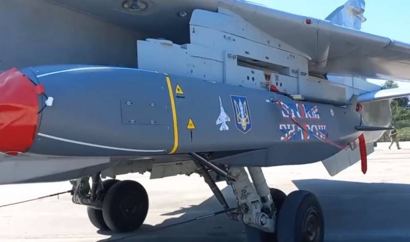 Osinttechnical's tweet photo. The UK just announced a new £500 million ($620 million) aid package for Ukraine, the single largest announced by the country.    

The package will include Storm Shadow cruise missiles, 1600 strike and air defence missiles, more than 400 vehicles, (continued). https://t.co/72Gl9jD4OX