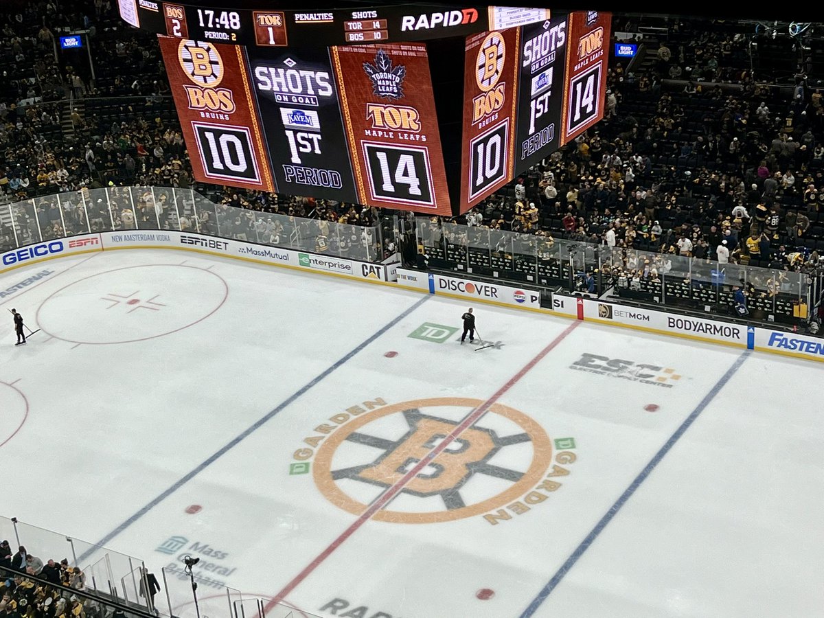 Wow! Zacha with an INCREDIBLE pass to Pastrnak who buries with 7.8 second left in the period, 2-1 #NHLBruins after one here @tdgarden - @wbz