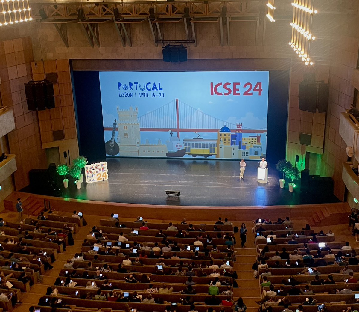 AssiMaram's tweet image. Wrapping up an incredible week at #ICSE2024 in Lisbon 🇵🇹! Presenting my research on change impact analysis was a highlight, but it was great to connect with my SE community!