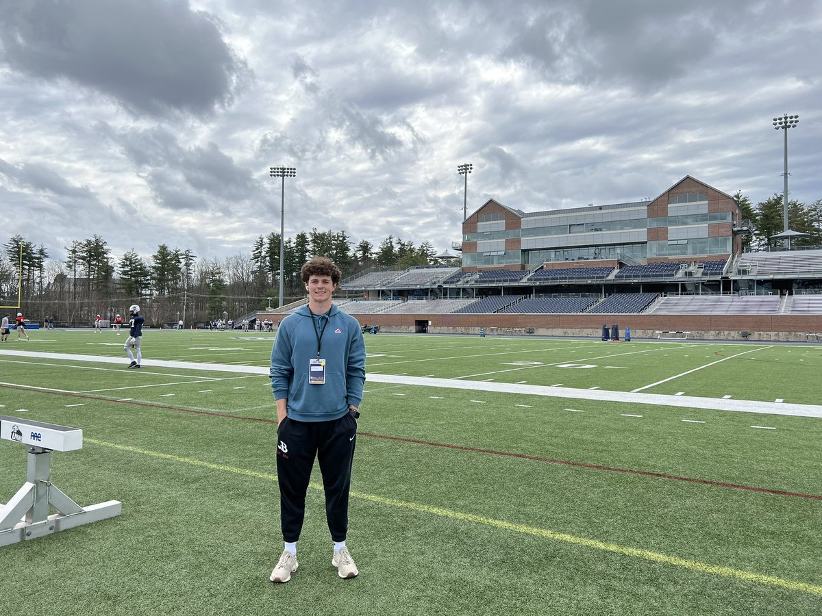 Ryanbro7777's tweet photo. Had an amazing day at UNH, thank you @603Recruiting for the invite, hope to get back up on campus soon!!
@Coach_Borden 
@RedDevils_Ftbl 
@newftbj https://t.co/FL4laGAMwc