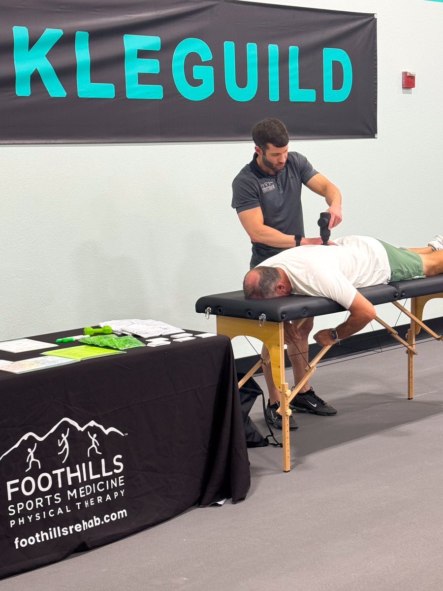 ✨Foothills North Mesa Physical Therapists Lindsey Fonacier, Jeff Sedler, and Josh Korson provided complimentary injury and pain assessments 🏓Pickleball Guild tournament on Saturday.

#pickleball #physicaltherapy #injuryassessment #painmanagement #community #mesa #arizona