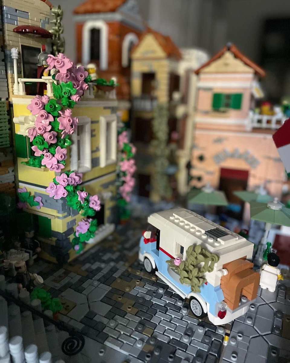 LEGOBrickBros tweet picture