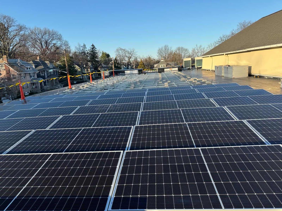 We hope you enjoyed the beautiful weather on #EarthDay2024! Just in time to celebrate, MKA is excited to share an update on one of our latest sustainability efforts - renewable energy! ☀️ 1,717 solar panel modules were recently installed @ MKA. Learn more: ow.ly/rE1550RlJpM