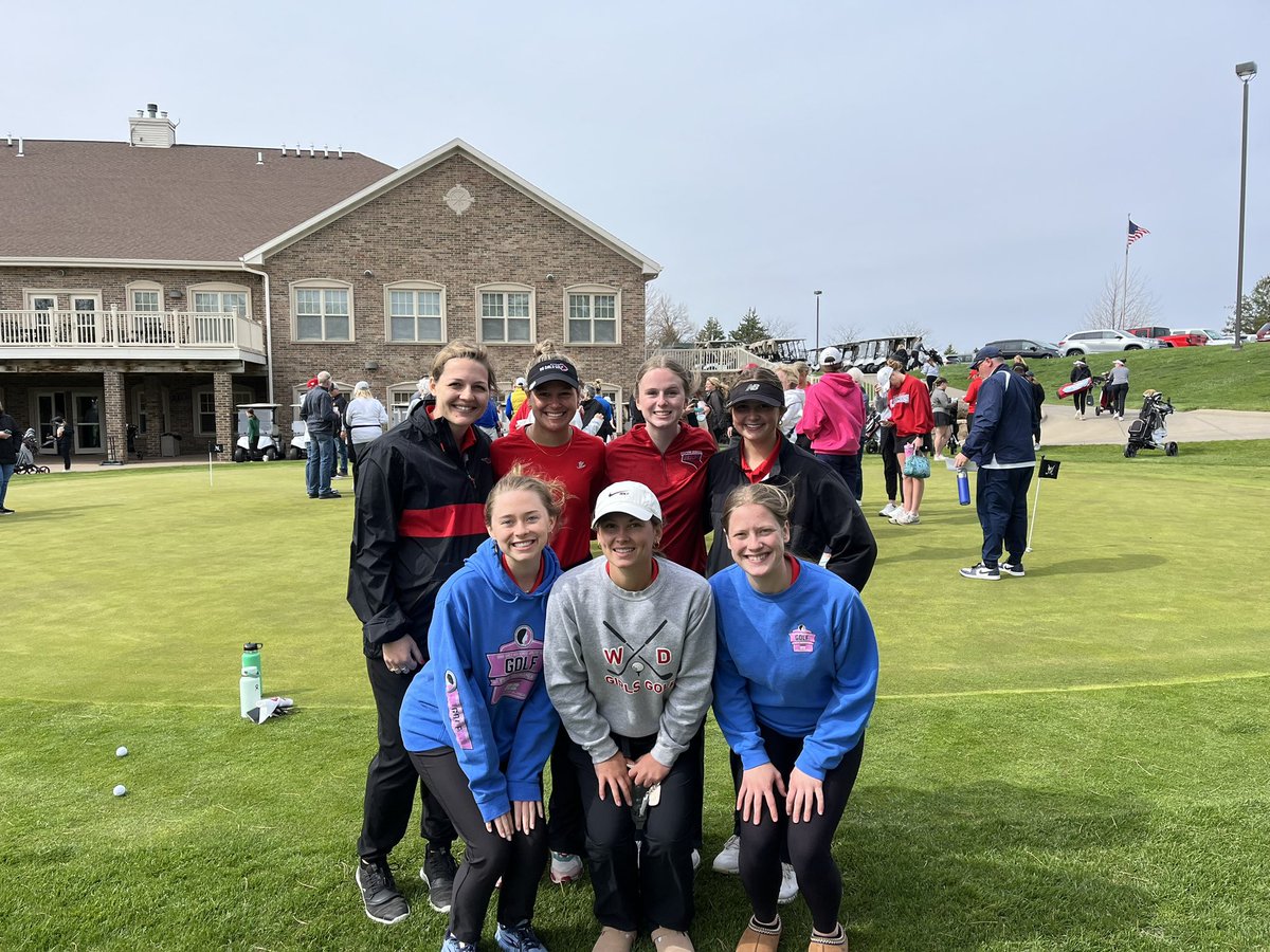 Bobcat girls shoot 339 in gusty wind conditions to take 2nd at the Bobcat Invite! Stackis shoots 73 to take medalist honors! 
Go Cats 🐾
#proudcoach