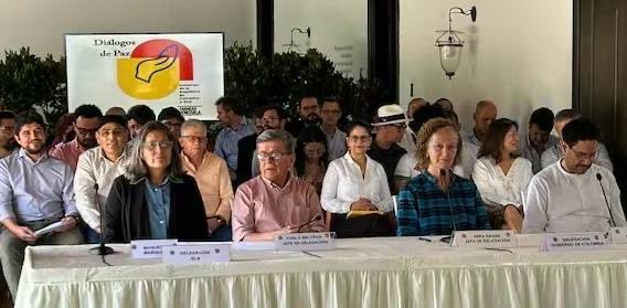 Como GPAAC 🇩🇪 🇪🇸🇨🇭🇸🇪 tomamos nota de lo ocurrido en la reunión extraordinaria de la Mesa de Diálogos en Caracas. Recomendamos avances urgentes en el proceso. Seguimos acompañando las partes en sus esfuerzos para terminar el conflicto en 🇨🇴. Gracias a 🇻🇪 por su hospitalidad.