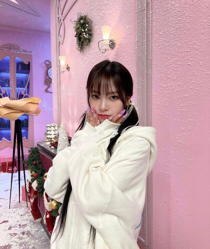 bloodiescrimes's tweet photo. ㅤ
  
                                       hoy es el cumple de emi tocó vestirse rosa⠀⠀⠀⠀⠀⠀⠀⠀⠀ㅤㅤㅤㅤㅤㅤㅤ .⠀     ⠀ ⠀⠀⠀⠀⠀⠀ຯㅤㅤ #EMIDAY #HBDEMIㅤ，

ㅤ https://t.co/MBeEWamrY6