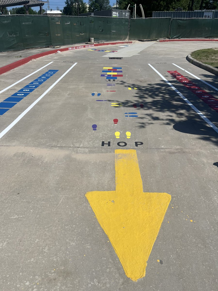 There’s always something happening at @HumbleISD_FCE! Volunteers came to campus today to paint a sensory path for students. 👣 👣👣