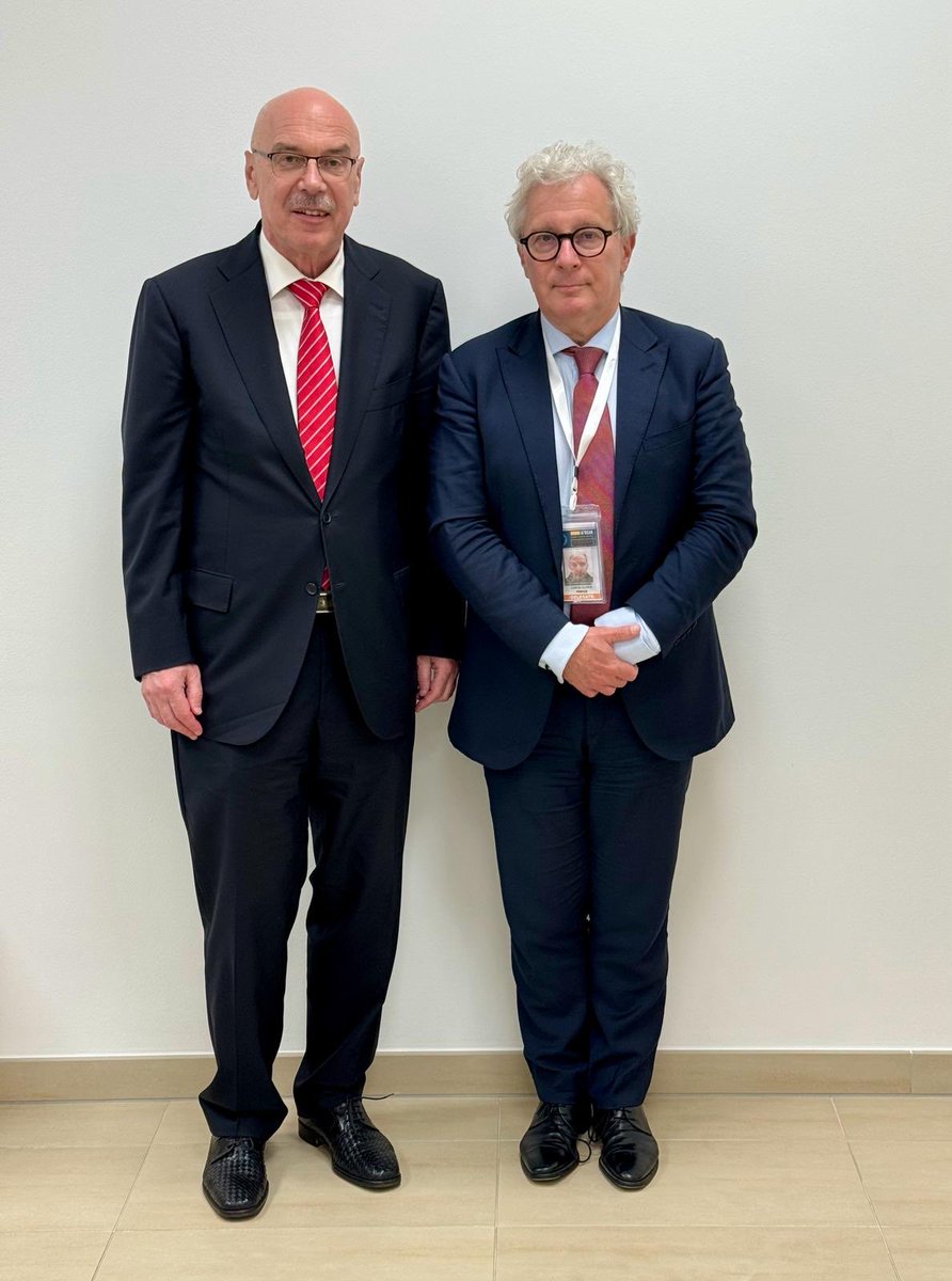 On the margins of #AfricaCTMeeting, USG @un_oct held fruitful discussions w/ Olivier Caron,🇫🇷@francediplo Special Envoy for #CounterTerrorism on the terrorism landscape in #Africa & #Sahel, and the 🇺🇳 #UNOCT-#France cooperation in support of national & regional #CT #PCVE efforts