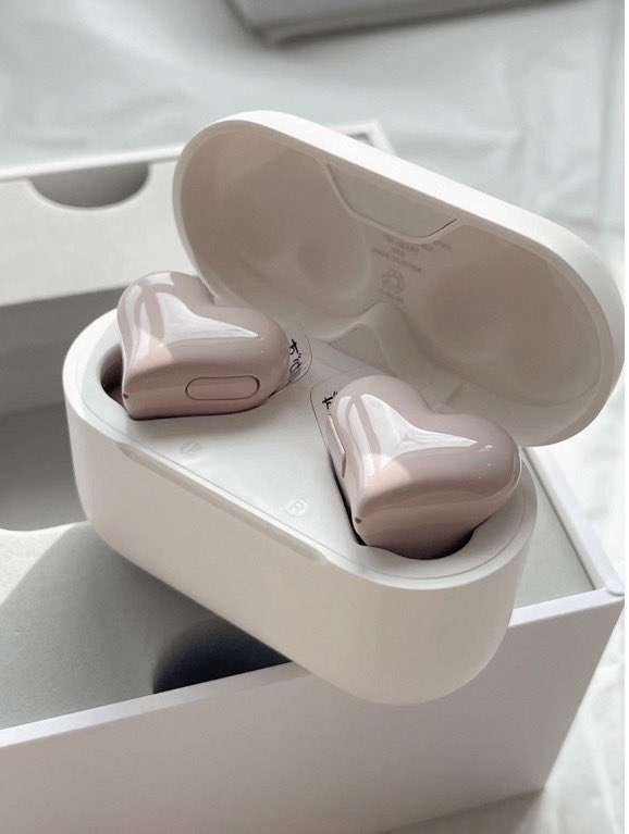 OMG?!!! its heart shape wireless earbuds guys 🥹😭😭