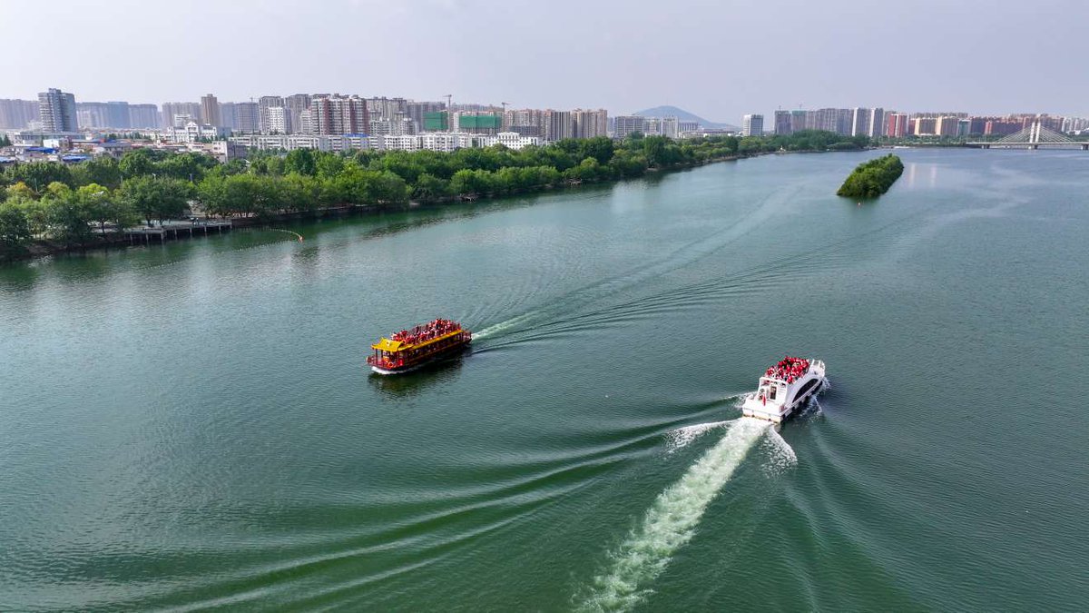 Boating on the Nanyang Baihe River is also a good choice for holidays. 泛舟南阳白河，也是假期不错的选择哦。#爱上南阳