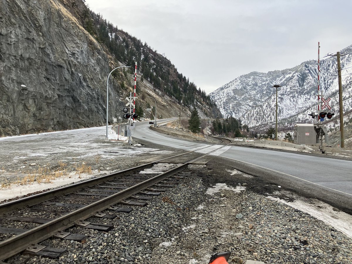 CORRECTED LINK: bit.ly/3Ud0hkc ⭐CLOSURE REMINDER: #BCHwy1 - FRASER-THOMPSON ⛔ TOMORROW (April 23) - 4:30 am until 8:30 pm at Tank Hill between Gladwin Rd & Nicomen River Rd. (14 km east of #Lytton). Canadian Pacific Kansas City to realign railway track across highway.