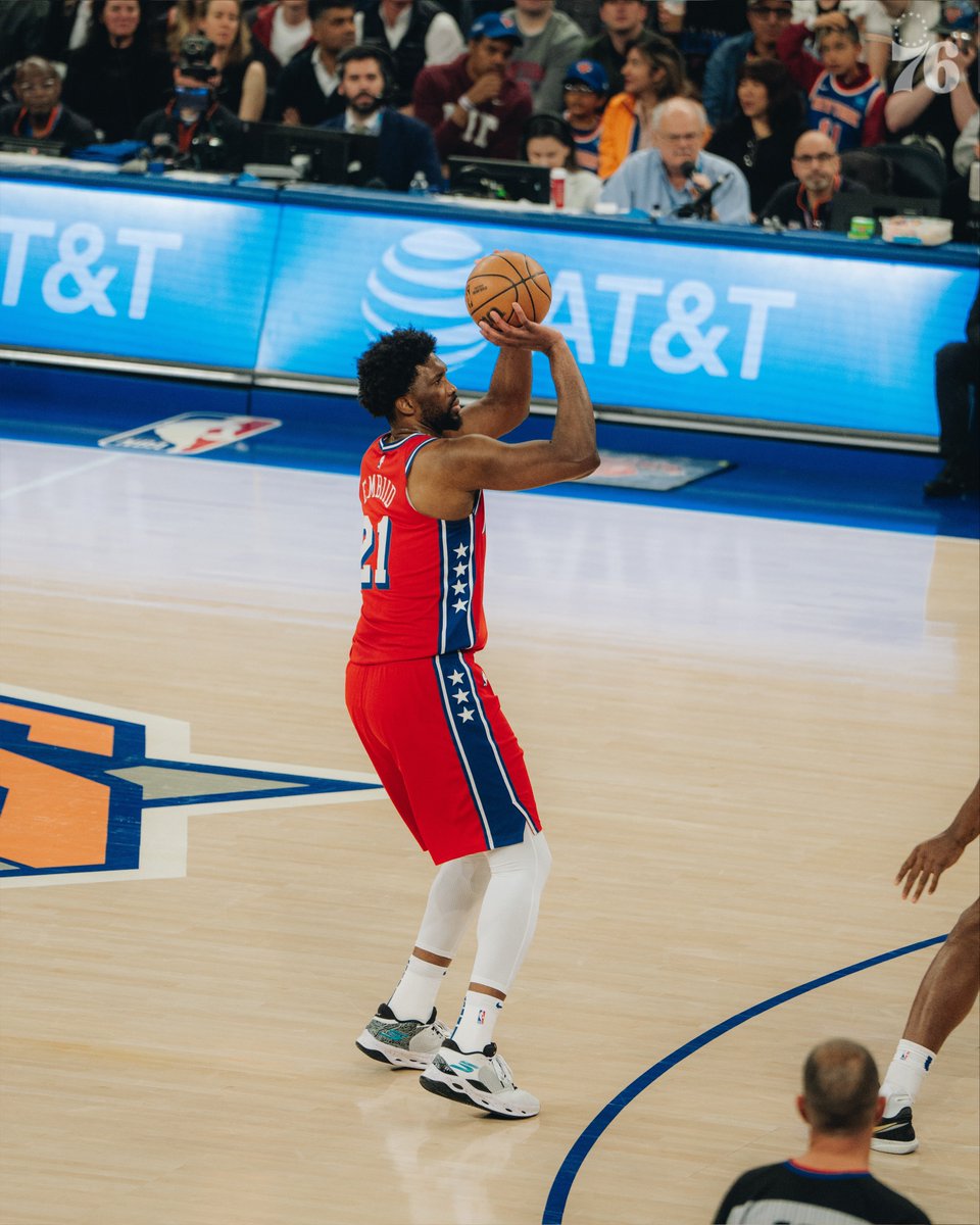 .@JoelEmbiid in the first quarter: 12 PTS | 8 REB | 2 AST | 1 BLK