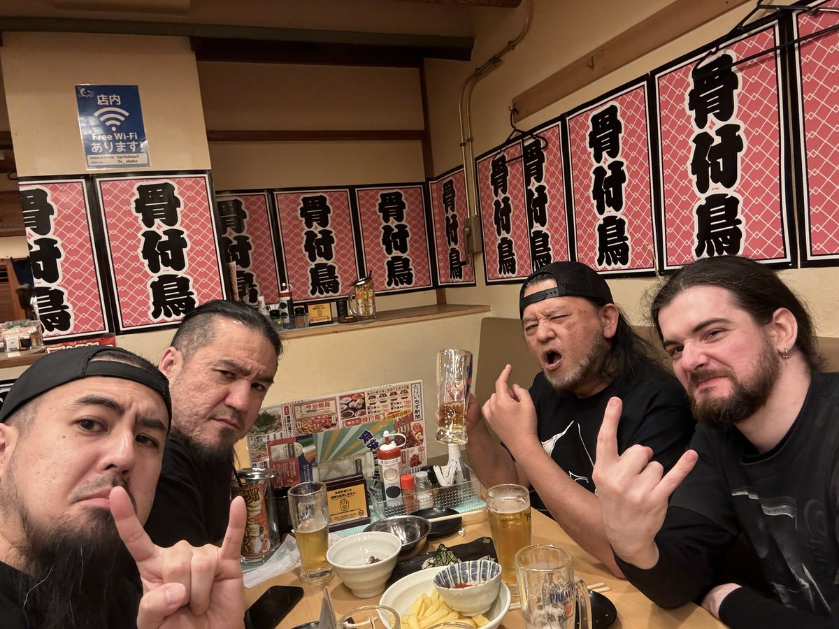 NeuroticosBand's tweet photo. Last weekend was brutal beers party.  Abigail, Barbatos, Kaos, Double-Tap Kill and Neuroticos.

#abigail
#barbatos
#kaos 
#doubletapkill
#neuroticos 
#neuroproductions 
#capturedrecords https://t.co/5gSzlwQ8Dj