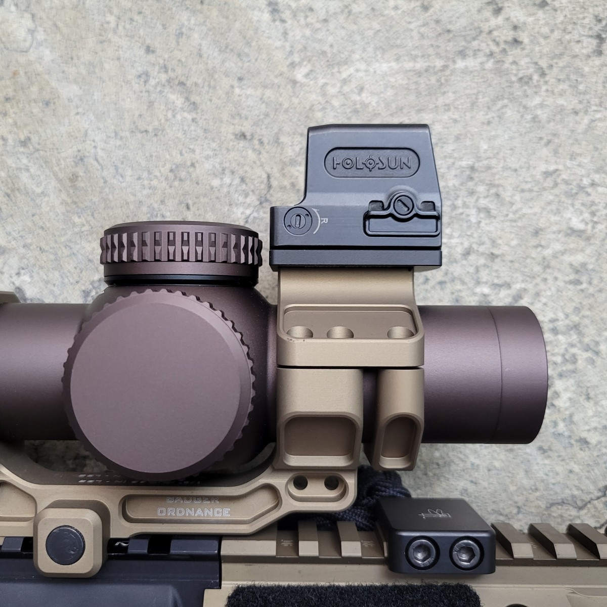 koeng_co's tweet photo. Our HOLOSUN HE509T C1 Adapter (PN 01-012) allows a HOLOSUN HE509T compatible sight to be mounted on a Badger Ordnance C1 Accessory Ring Cap (ARC), creating an enclosed piggyback sight solution.

FIND OUT MORE:
https://t.co/RDWmFptQtY

#KOENG_CO
#BadgerOrdnance
#AmericanMade