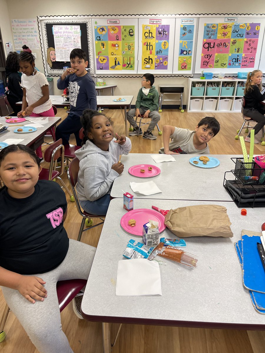 MrsRasmussen27's tweet photo. Timur's Mom and Spaulding assistant, Ms. Aliya came to teach us about Kazakhstan ahead of APIDA heritage month.  She even brought traditional Kazak treats!🇰🇿🇰🇿🇰🇿 https://t.co/ZExyDy1sWC