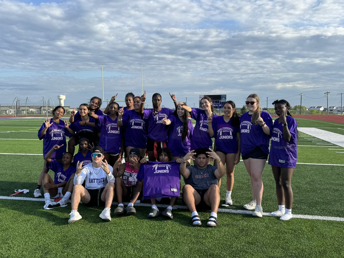 And the Juniors take that W. Loved seeing the girls having fun during the Powderpuff game. Can’t wait for next year. 💜