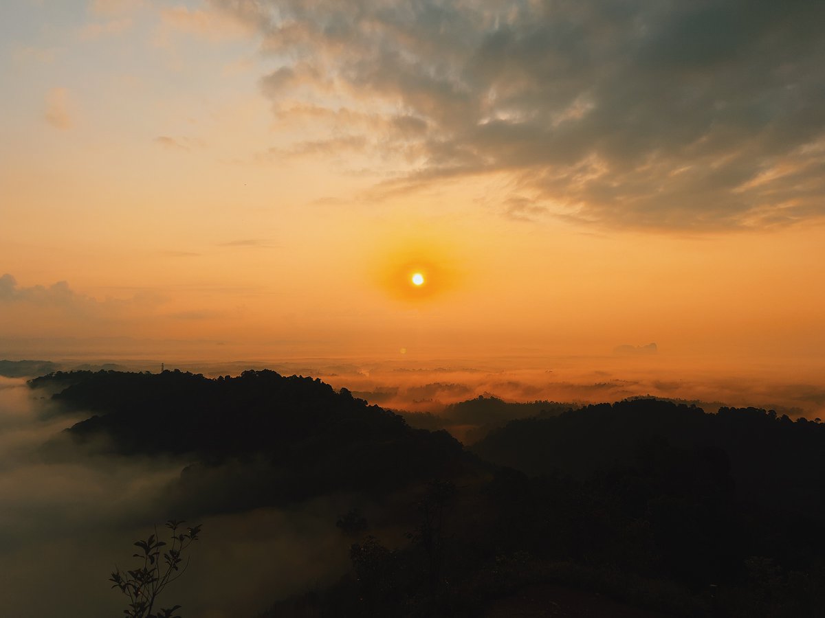 Sunrise harini di Bukit Panorama. #ShotoniPhone